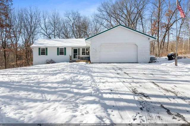 $389,900 | N7163 Cozy Oaks Circle, Shawano, WI 54166