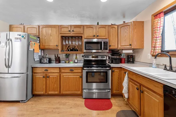 $389,900 | N7163 Cozy Oaks Circle, Shawano, WI 54166