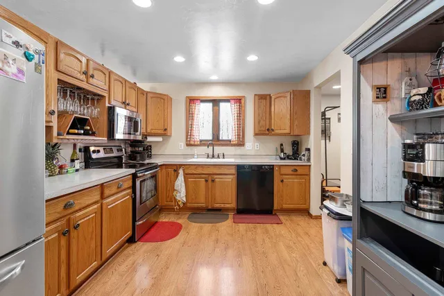 $389,900 | N7163 Cozy Oaks Circle, Shawano, WI 54166