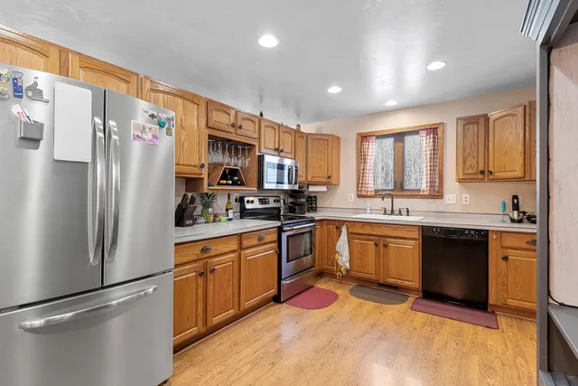 $389,900 | N7163 Cozy Oaks Circle, Shawano, WI 54166