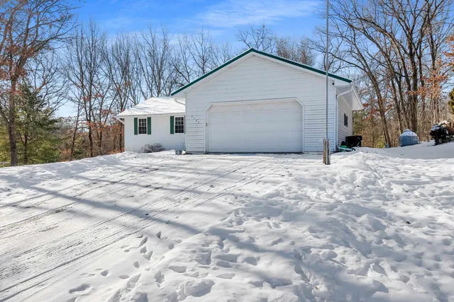 $389,900 | N7163 Cozy Oaks Circle, Shawano, WI 54166