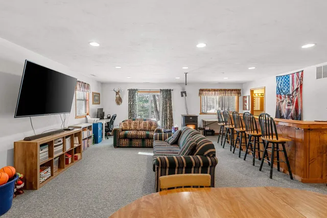 $389,900 | N7163 Cozy Oaks Circle, Shawano, WI 54166