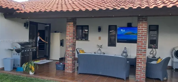 $995,000 | 1417 Southwest 139th Avenue, Miami, FL 33184