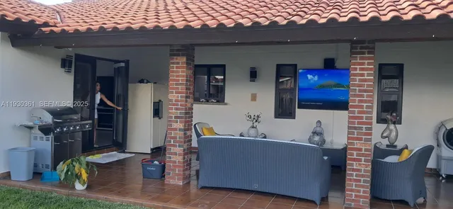 $995,000 | 1417 Southwest 139th Avenue, Miami, FL 33184