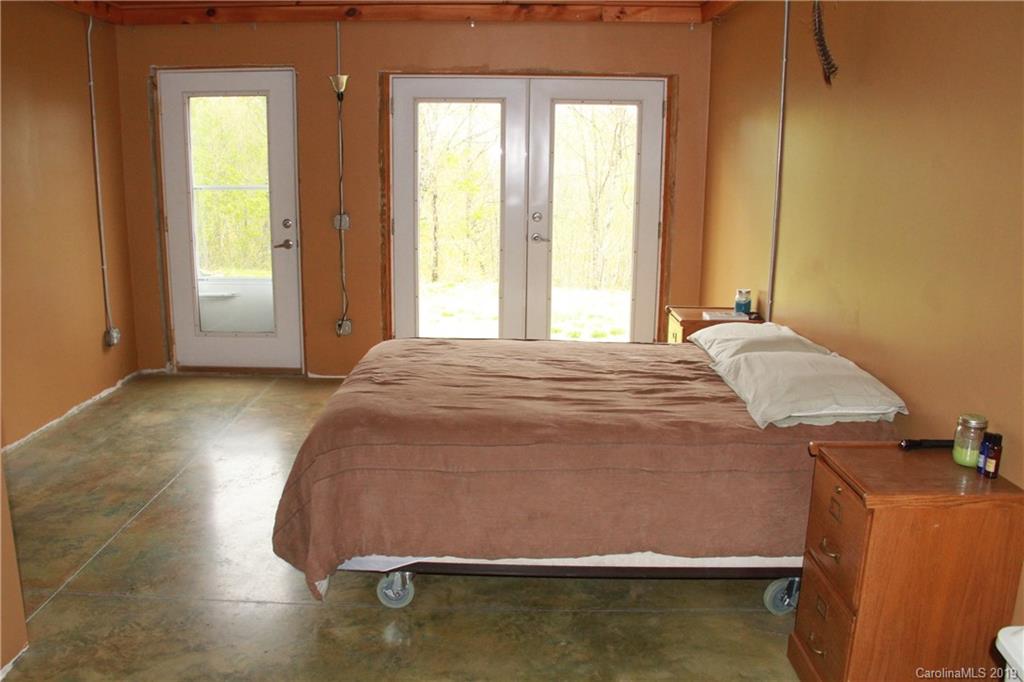 700 Sapling Mountain Road Marshall, NC 28753 - Photo 8 of 23 Gallery Image 8