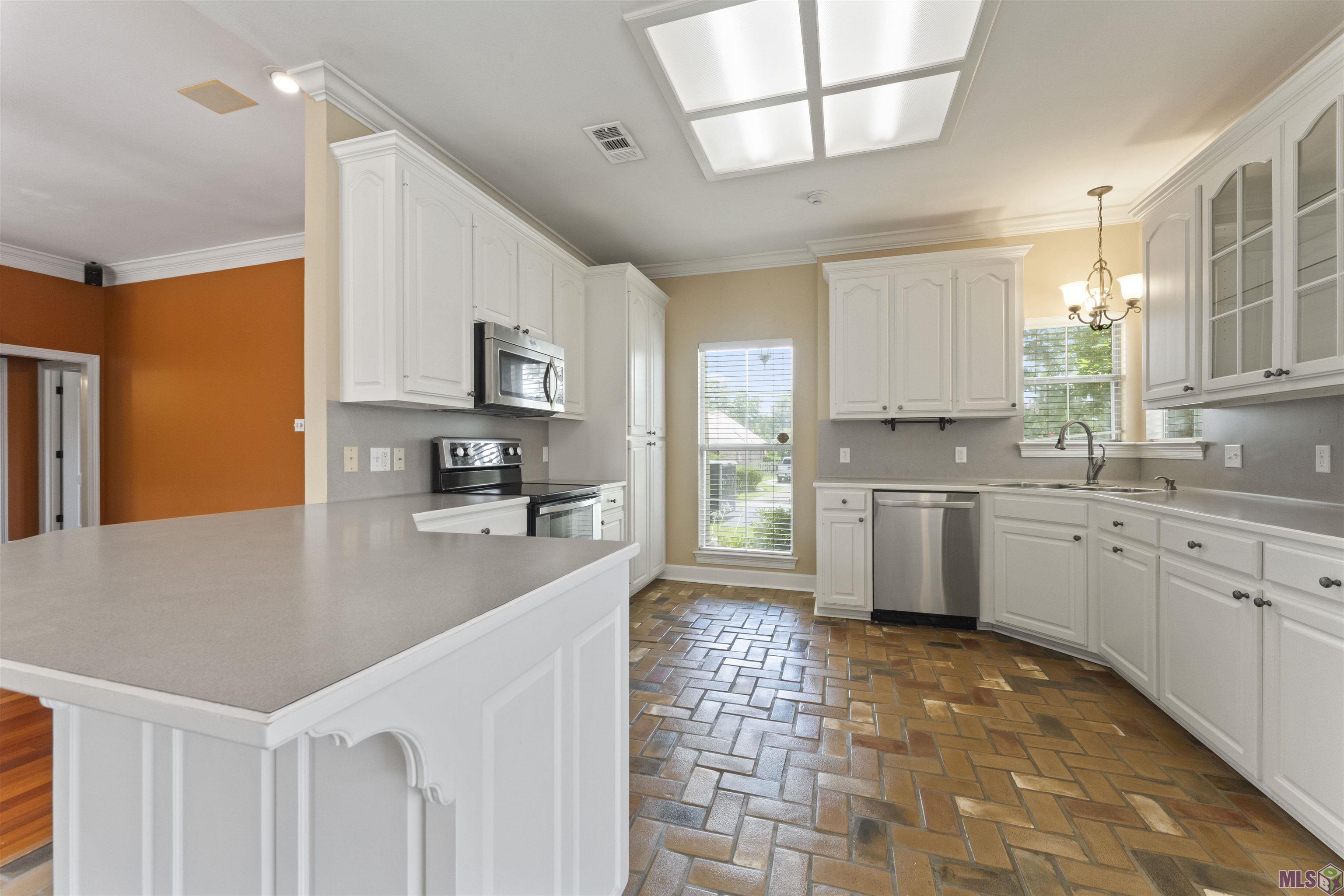 17647 Lake Azalea Drive Baton Rouge, LA 70817 - Photo 8 of 20