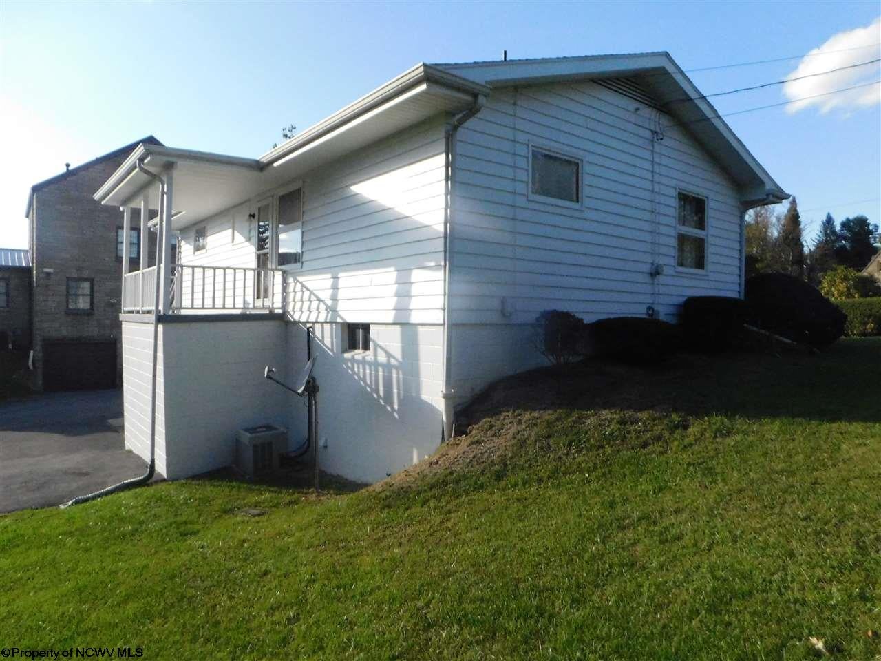 506 Country Club Road Fairmont, WV 26554 - Photo 5 of 26 Gallery Image 5