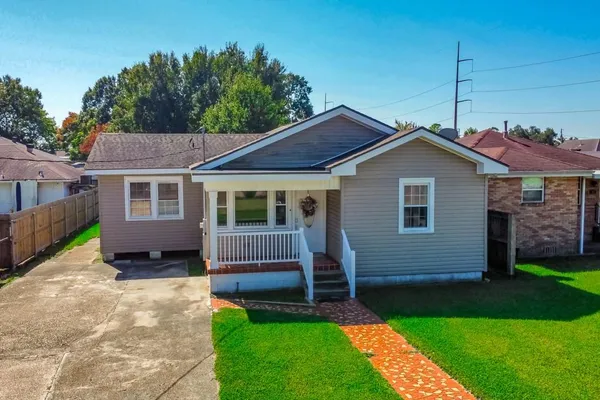 $239,900 | 210 West Girod Street, Chalmette, LA 70043
