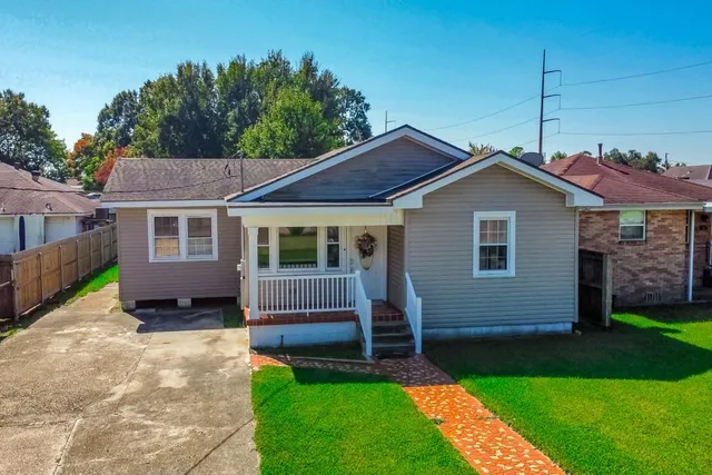 $244,000 | 210 West Girod Street, Chalmette, LA 70043