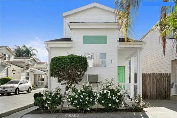 $570,000 | 9921 Flora Vista Street, Unit 6, Bellflower, CA 90706
