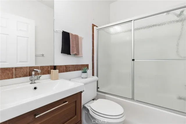 $570,000 | 9921 Flora Vista Street, Unit 6, Bellflower, CA 90706