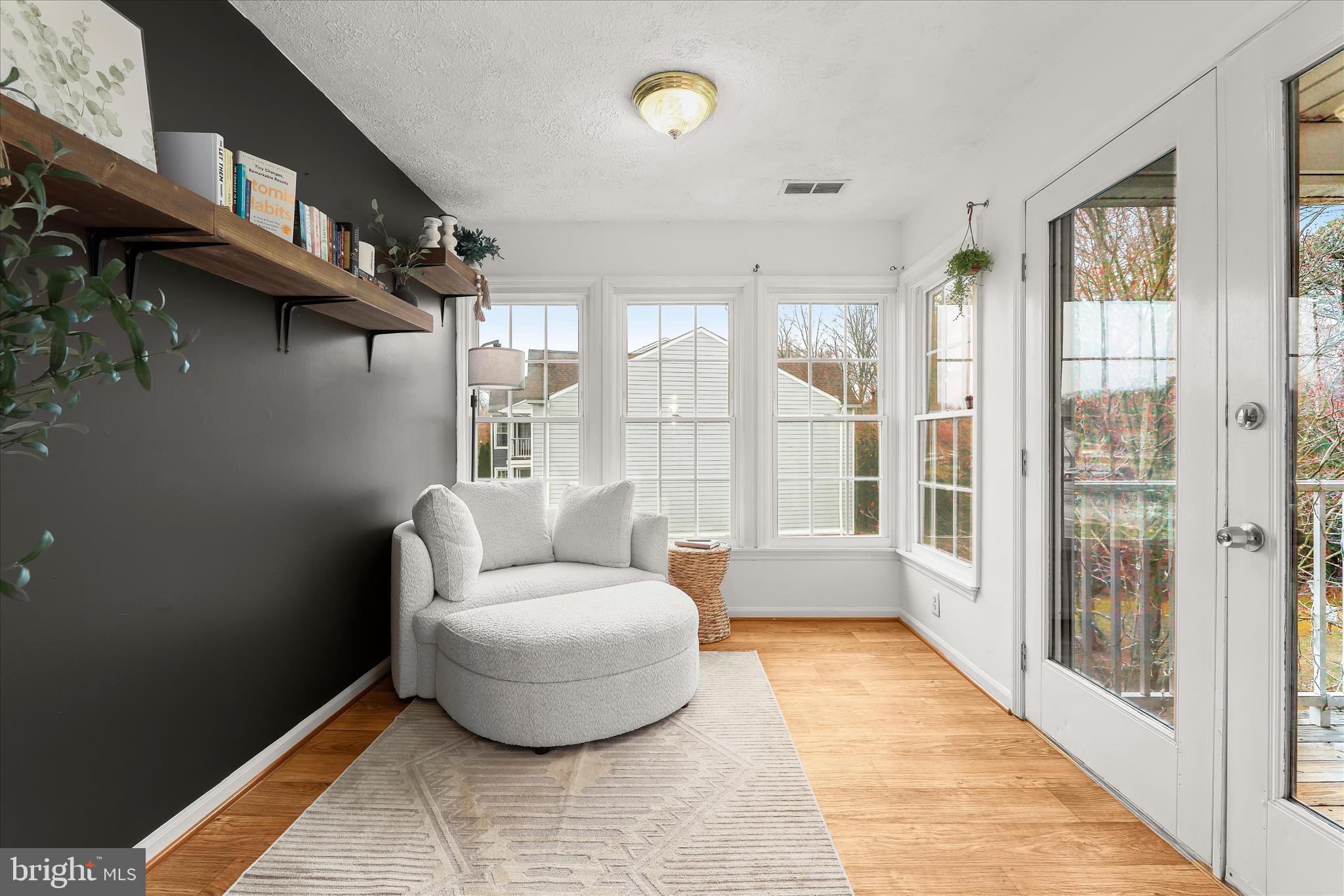641 Deering Road, Unit 2J Pasadena, MD 21122 - Photo 11 of 27 Reading Nook or Dining Area