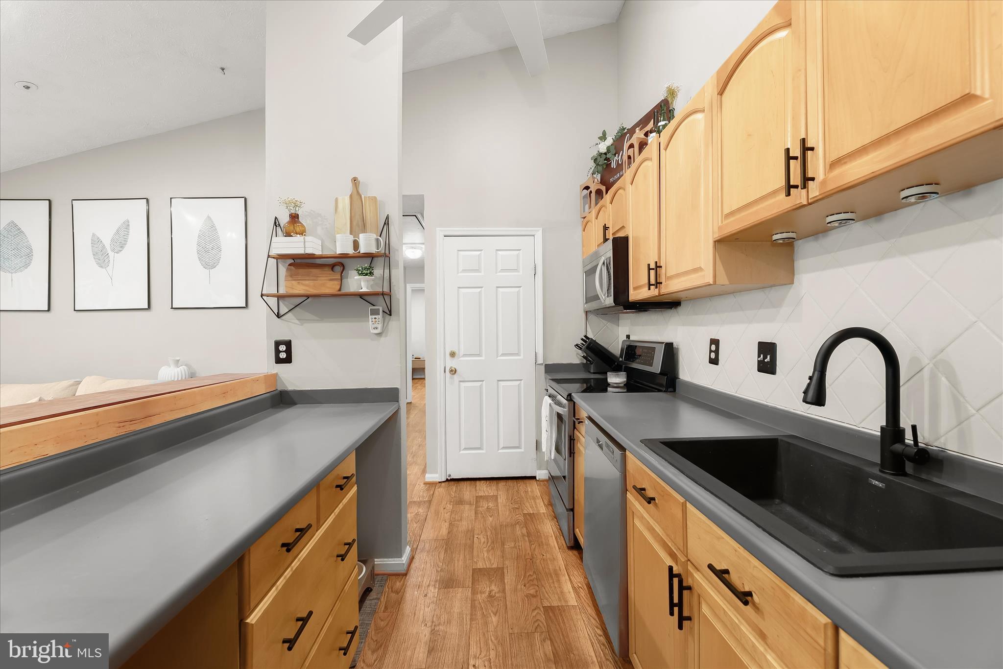 641 Deering Road, Unit 2J Pasadena, MD 21122 - Photo 15 of 27 Kitchen