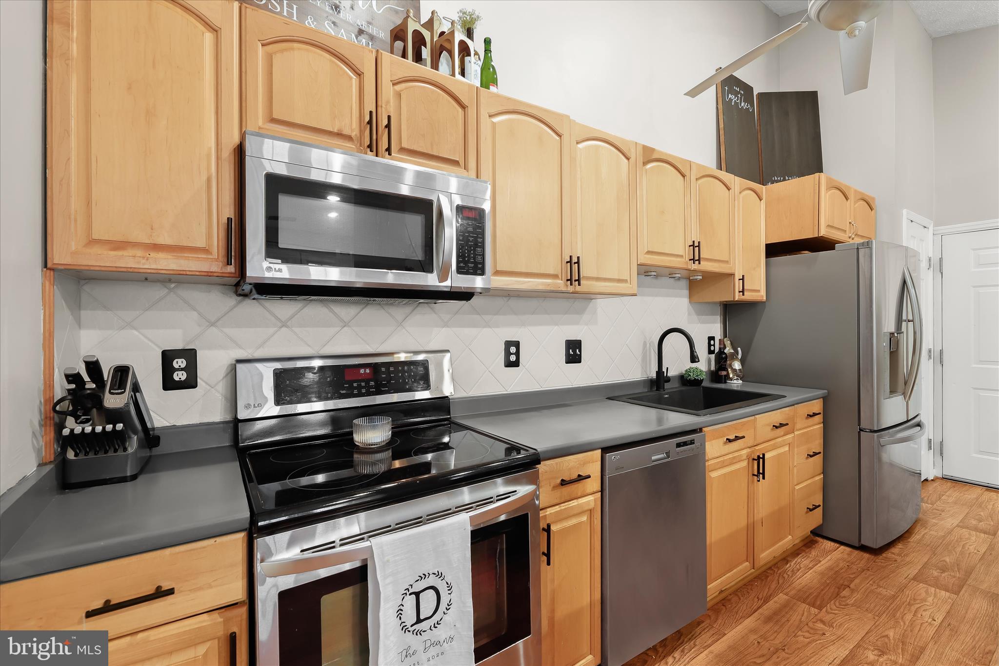 641 Deering Road, Unit 2J Pasadena, MD 21122 - Photo 16 of 27 Kitchen