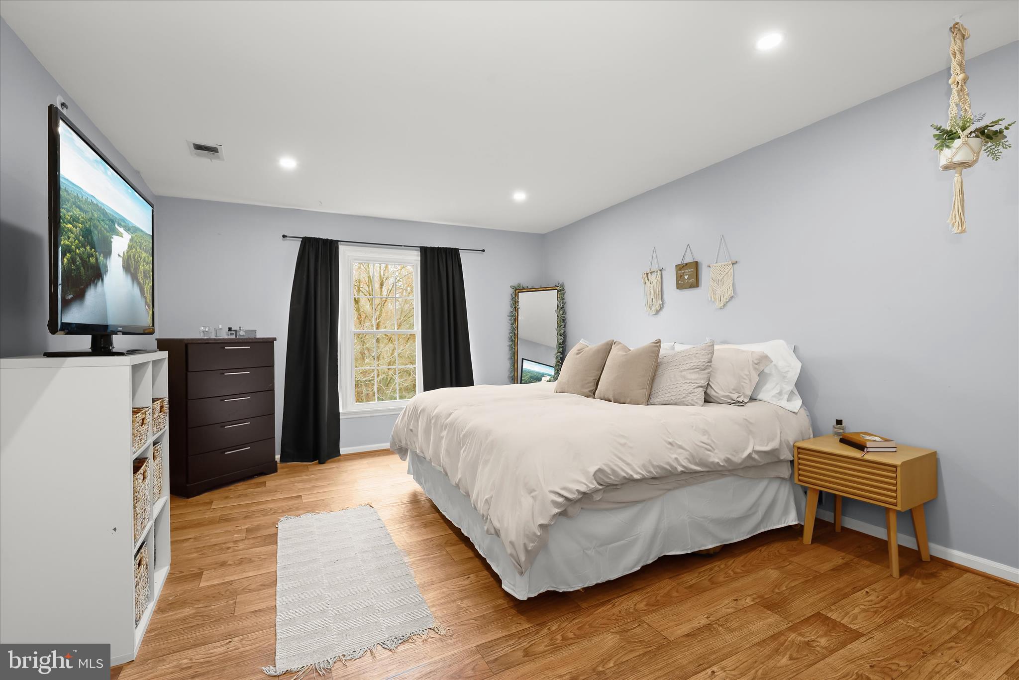 641 Deering Road, Unit 2J Pasadena, MD 21122 - Photo 20 of 27 Primary Bedroom