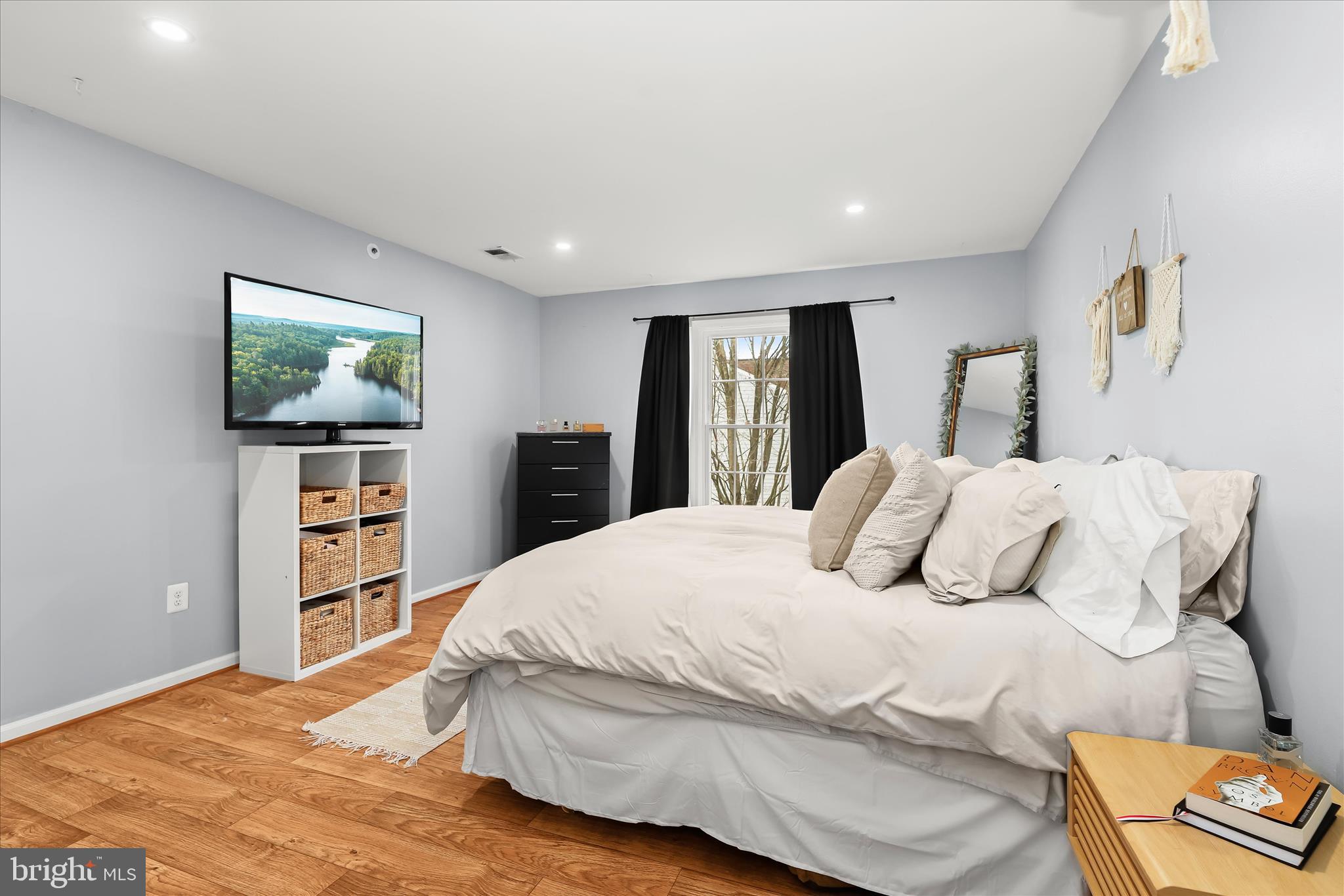 641 Deering Road, Unit 2J Pasadena, MD 21122 - Photo 22 of 27 Primary Bedroom