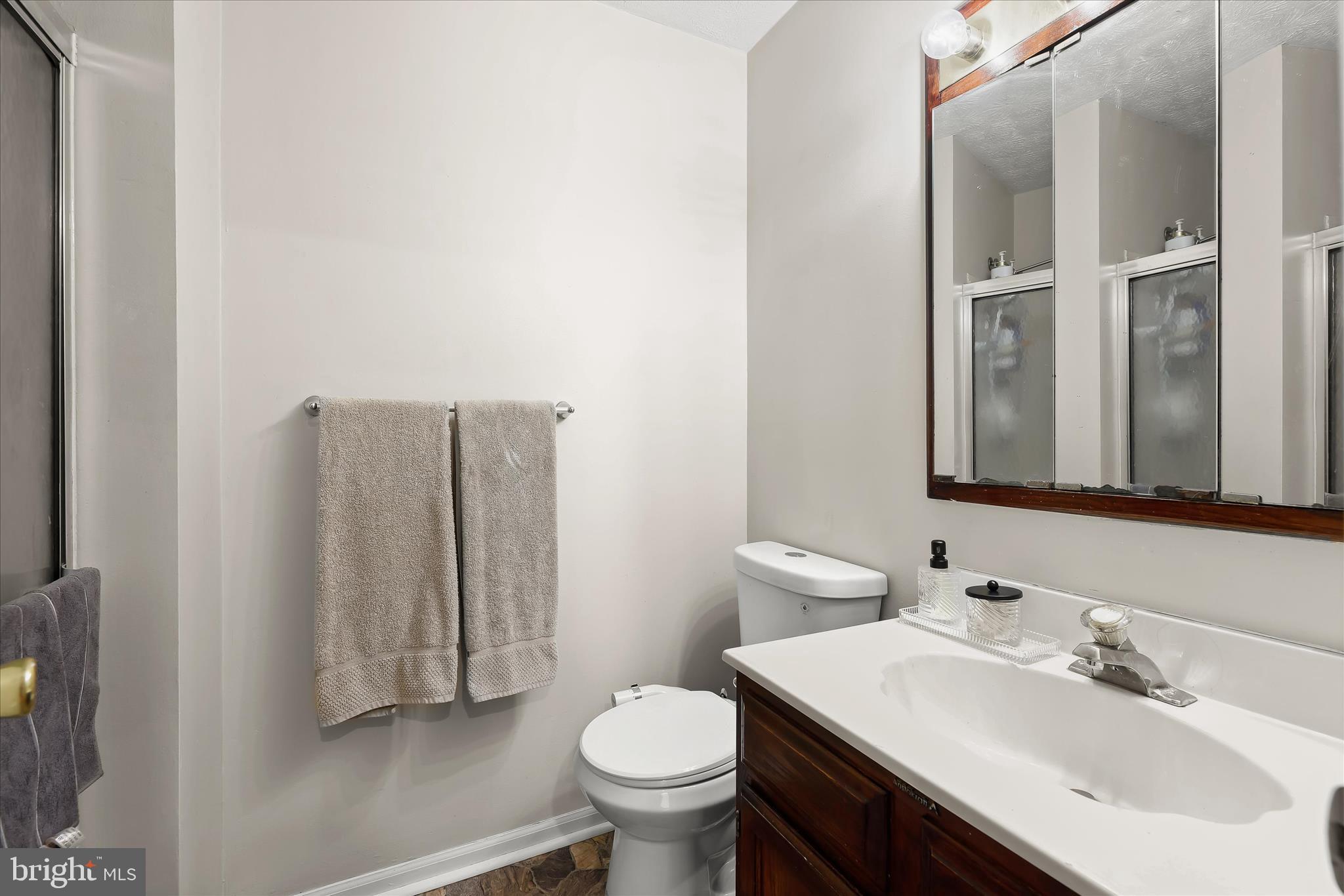 641 Deering Road, Unit 2J Pasadena, MD 21122 - Photo 23 of 27 Primary Full Bath