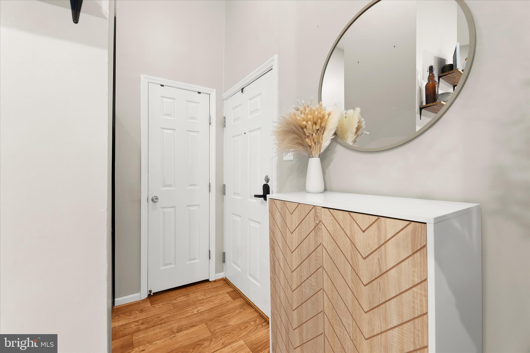 641 Deering Road, Unit 2J Pasadena, MD 21122 - Photo 5 of 27 Entryway