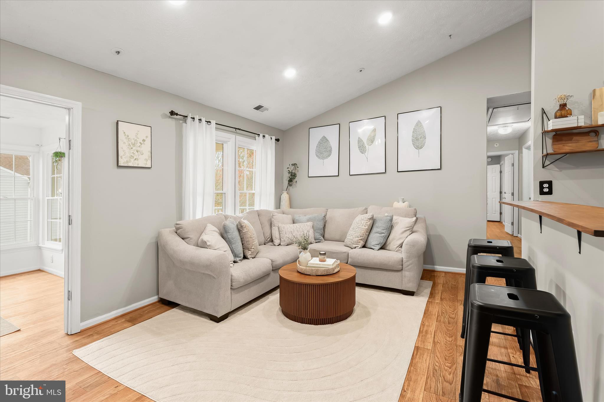 641 Deering Road, Unit 2J Pasadena, MD 21122 - Photo 8 of 27 Living Room