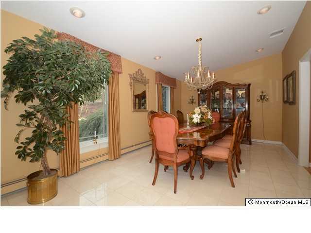 14 Highpoint Road Holmdel, NJ 07733 - Photo 8 of 17 a dining room with furniture and window