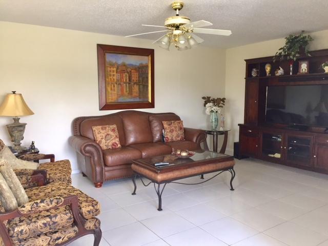 462 Mansfield M, Unit K Boca Raton, FL 33434 - Photo 4 of 27 IMG_5734