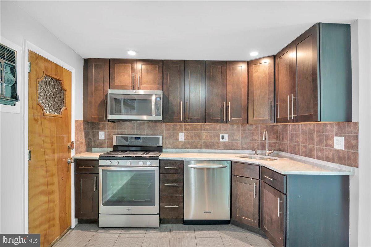 3608 Belgrade Street Philadelphia, PA 19134 - Photo 13 of 24