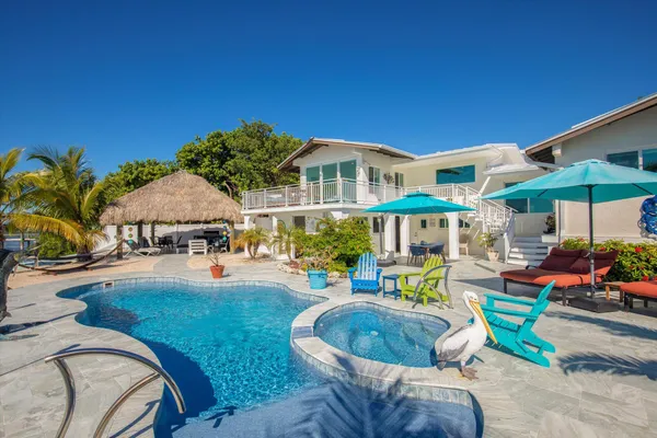 $3,695,000 | 680 Elma Avenue, Big Pine Key, FL 33043