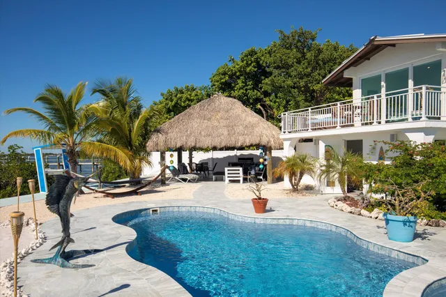 $3,900,000 | 680 Elma Avenue, Big Pine Key, FL 33043