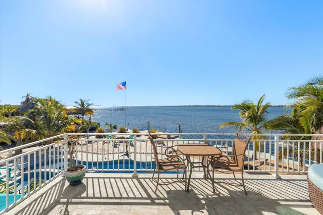 $3,900,000 | 680 Elma Avenue, Big Pine Key, FL 33043