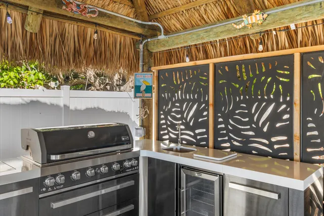 $3,900,000 | 680 Elma Avenue, Big Pine Key, FL 33043