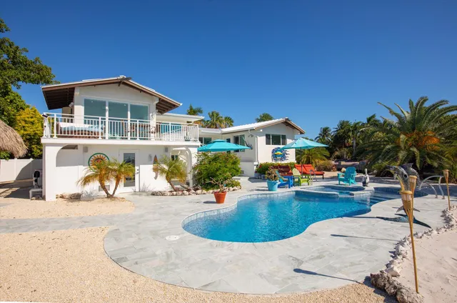 $3,900,000 | 680 Elma Avenue, Big Pine Key, FL 33043