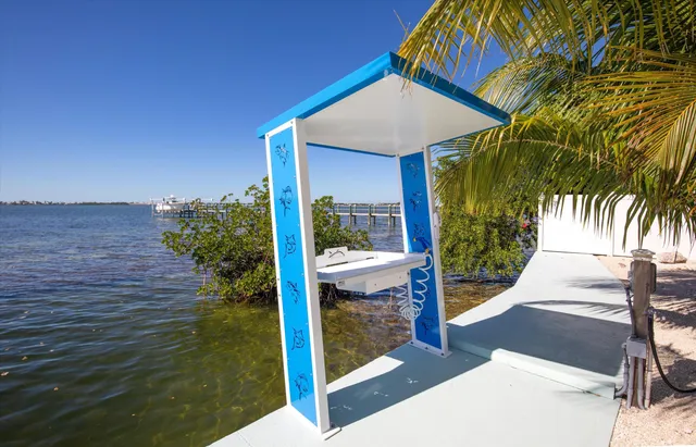 $3,900,000 | 680 Elma Avenue, Big Pine Key, FL 33043