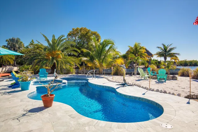 $3,900,000 | 680 Elma Avenue, Big Pine Key, FL 33043