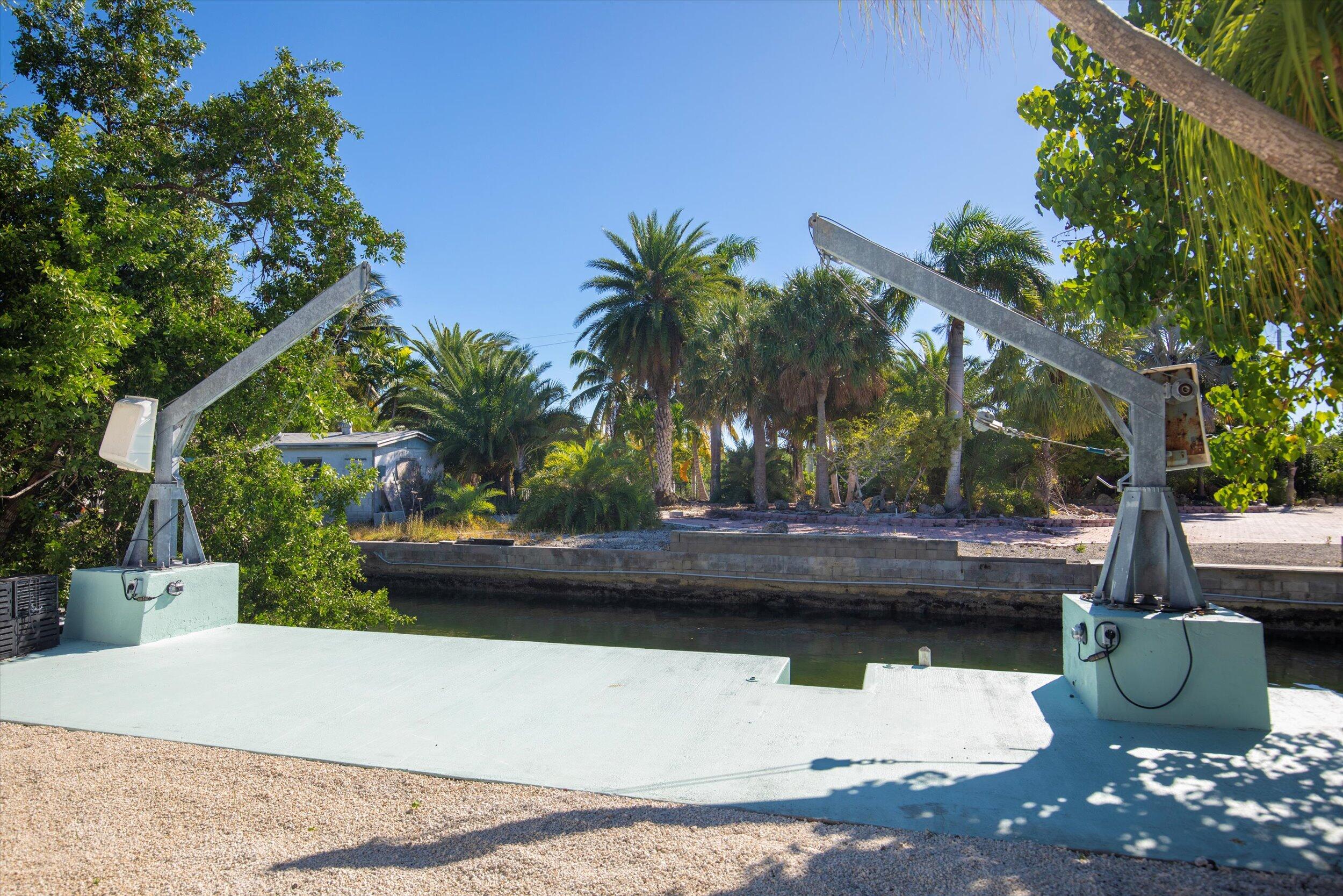 680 Elma Avenue Big Pine Key, FL 33043 - Photo 61 of 89 Boat Devits