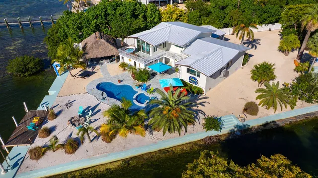 $3,900,000 | 680 Elma Avenue, Big Pine Key, FL 33043