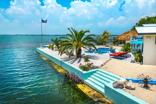 $3,900,000 | 680 Elma Avenue, Big Pine Key, FL 33043