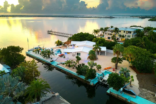 $3,900,000 | 680 Elma Avenue, Big Pine Key, FL 33043