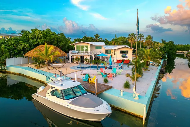 $3,900,000 | 680 Elma Avenue, Big Pine Key, FL 33043