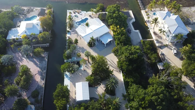 $3,900,000 | 680 Elma Avenue, Big Pine Key, FL 33043