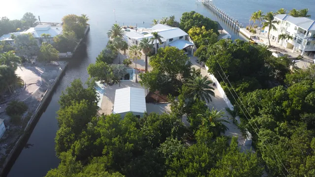 $3,900,000 | 680 Elma Avenue, Big Pine Key, FL 33043