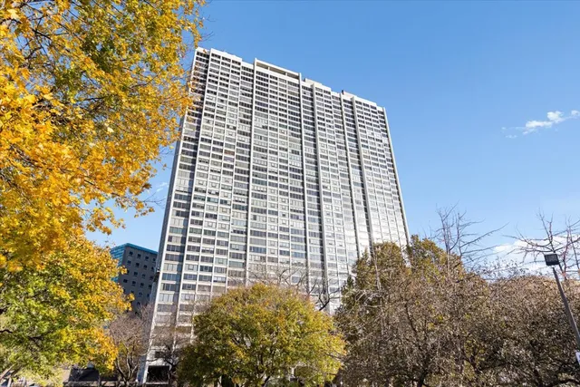 $2,400 | 2800 North Lake Shore Drive, Unit 3113, Chicago, IL 60657