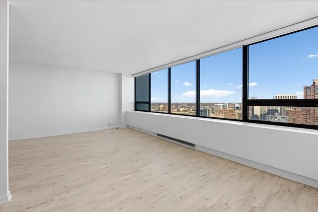 $2,400 | 2800 North Lake Shore Drive, Unit 3113, Chicago, IL 60657