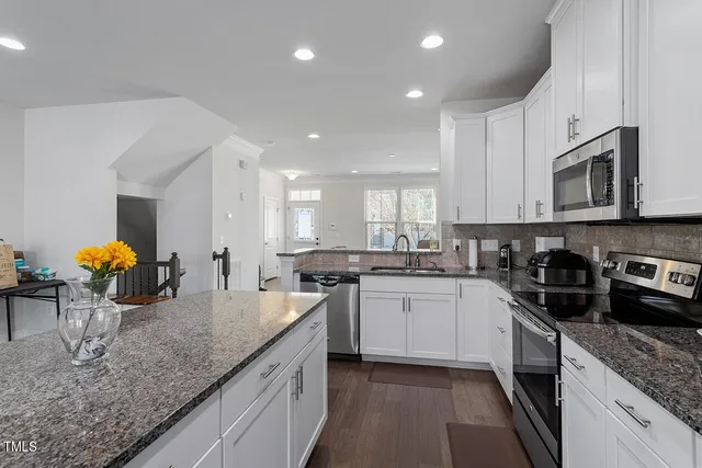 $420,000 | 1001 Drayman Place, Apex, NC 27502