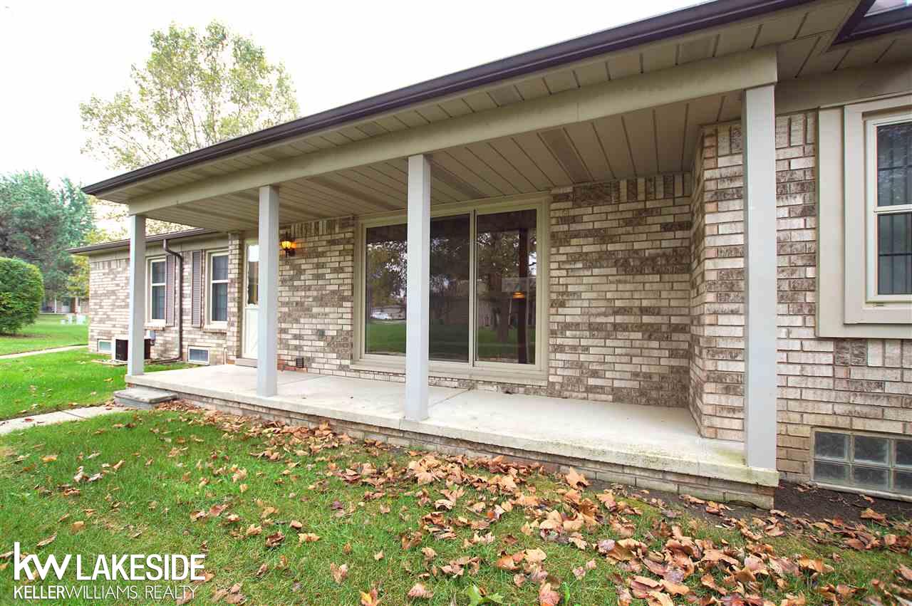 49536 Roxbury Court Utica, MI 48315 - Photo 2 of 20