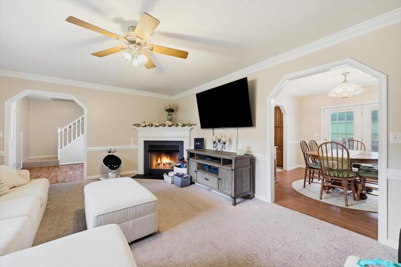 1836 Harvard Road Waynesboro, VA 22980 - Photo 8 of 41