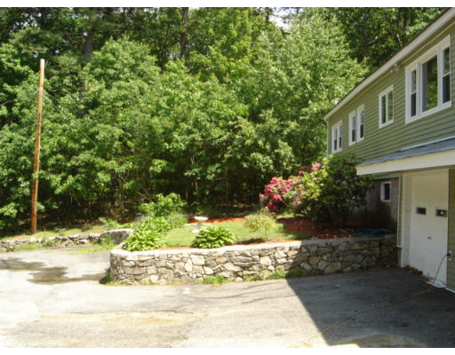 35 Spring Street Pelham, NH 03076 - Photo 2 of 11 Gallery Image 2