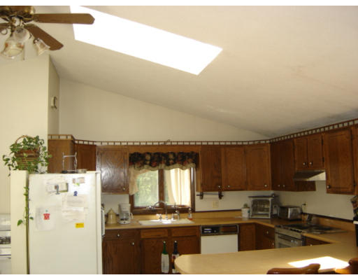 35 Spring Street Pelham, NH 03076 - Photo 10 of 11 Gallery Image 10
