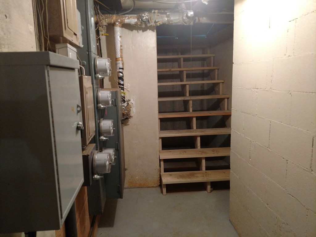 683 Old Post Road, Unit 18 Dennis, MA 02638 - Photo 24 of 25 a view of walk in closet