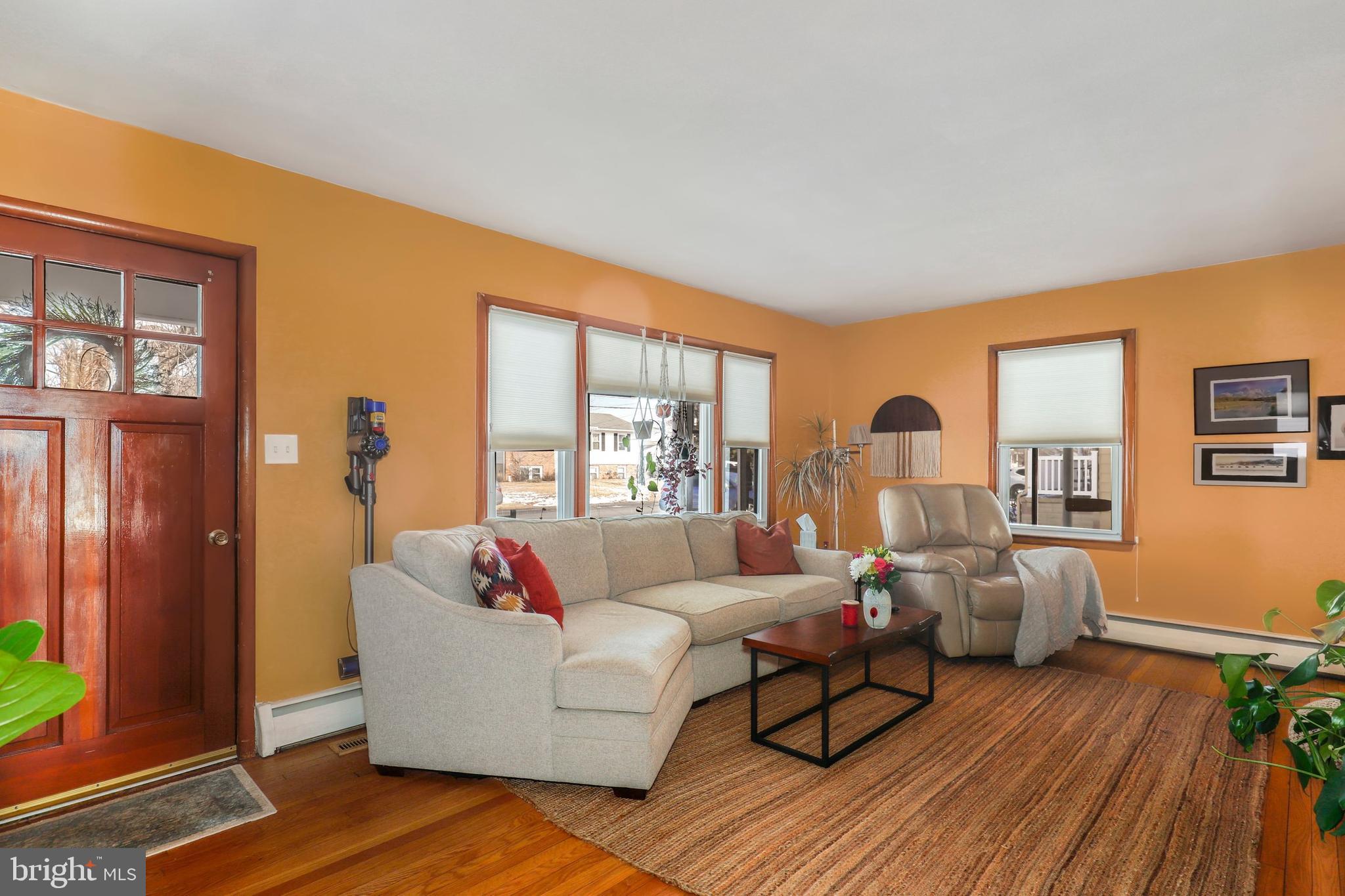 8420 Geneva Road Pasadena, MD 21122 - Photo 5 of 30 Gallery Image 5