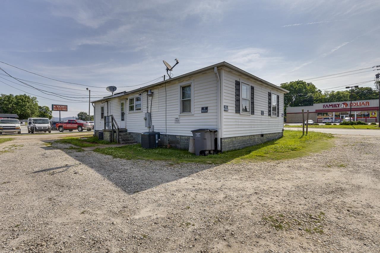 1606 West Blue Ridge Drive Greenville, SC 29617 - Photo 6 of 13